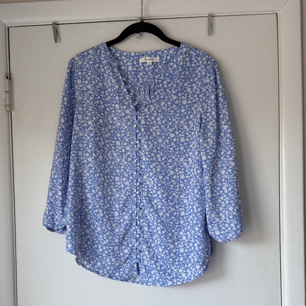Floral Blue Button-Up Blouse Monday fun. Like Talbots flowy career